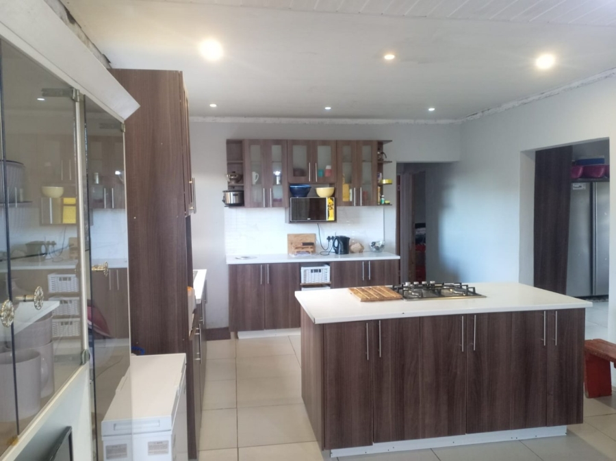 5 Bedroom Property for Sale in Scenery Park Eastern Cape